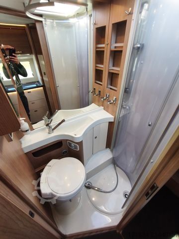 Semi-integrated camper MALIBU T 460LE