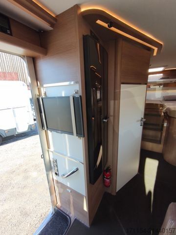 Semi-integrated camper MALIBU T 460LE