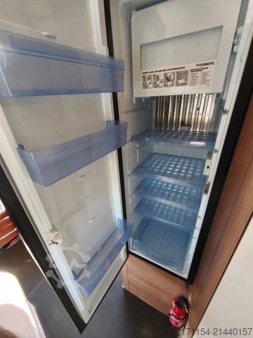 Semi-integrated camper MALIBU T 460LE