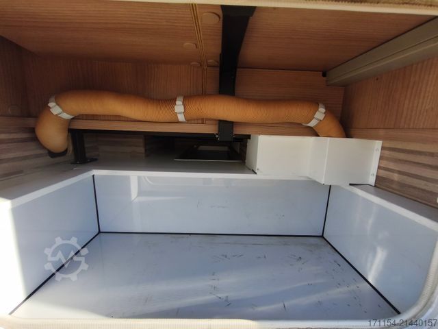 Semi-integrated camper MALIBU T 460LE