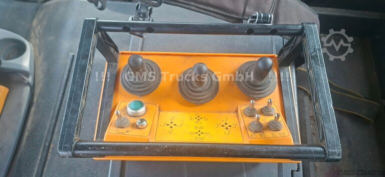 Other MERCEDES-BENZ Actros 1841 / 4X4 / Kipper+ 16m Kran / WENIG KM
