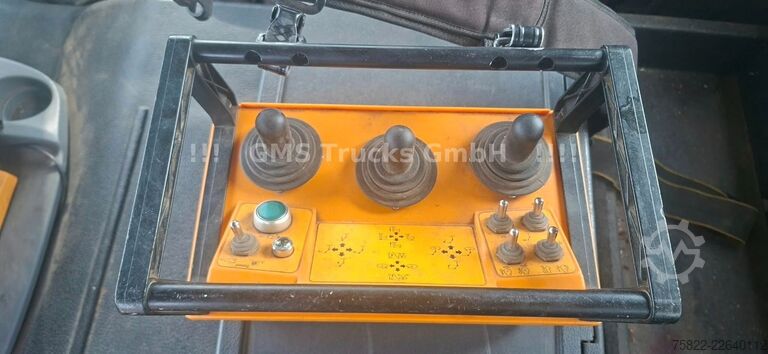 Other MERCEDES-BENZ Actros 1841 / 4X4 ALLRAD / Kipper+Kran /WENIG KM