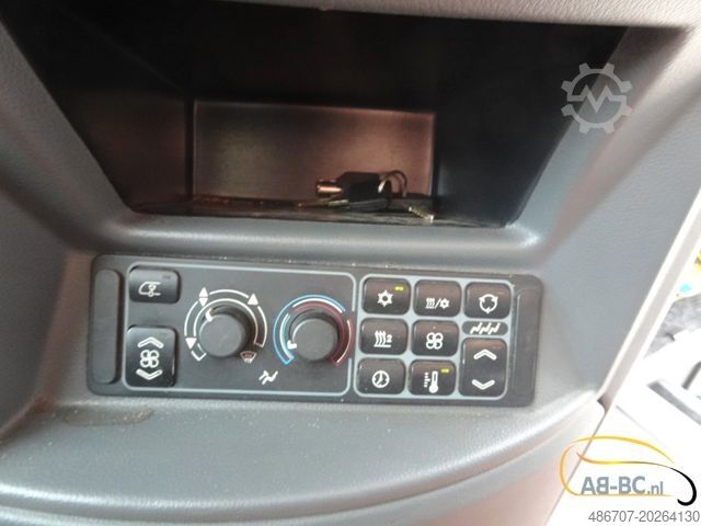 Motor coach MERCEDES-BENZ Tourismo RHD-M - 57 Sitze EURO 6