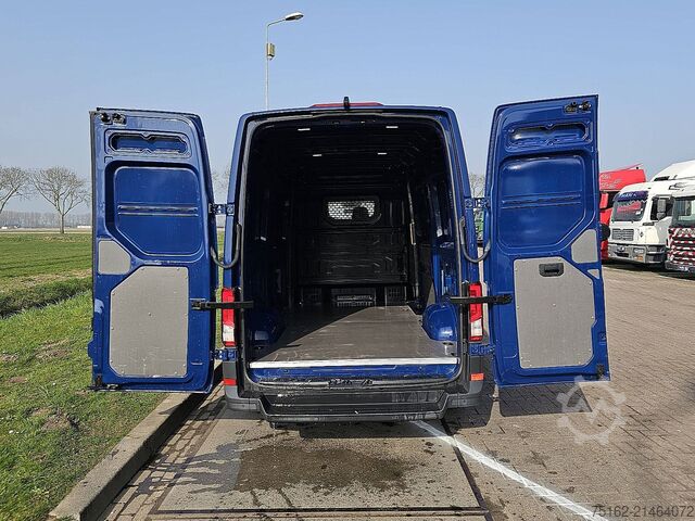 High-roof van VOLKSWAGEN CRAFTER 35 elektrisch LED
