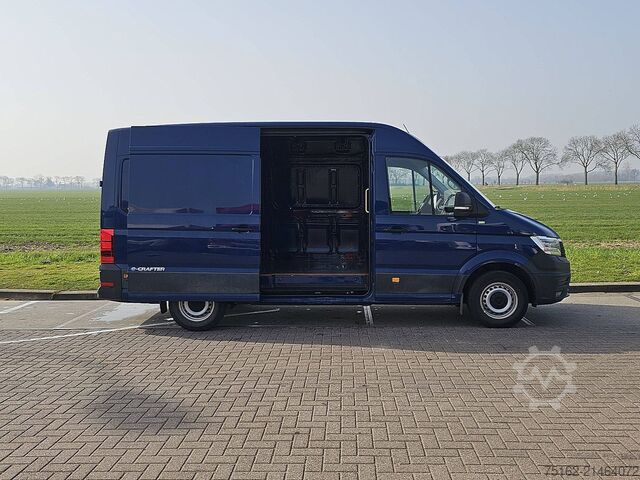 High-roof van VOLKSWAGEN CRAFTER 35 elektrisch LED