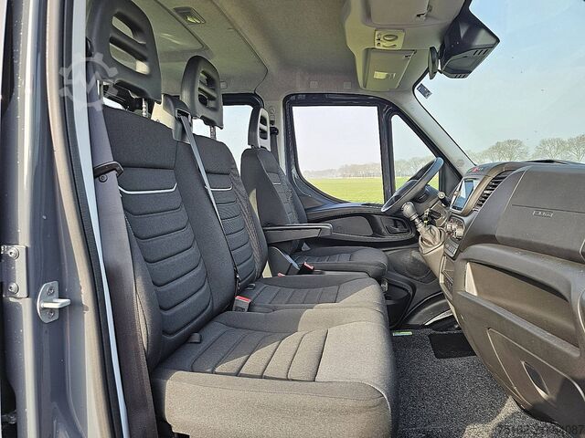 Loading platform IVECO DAILY 35S16  Open-Laadbak