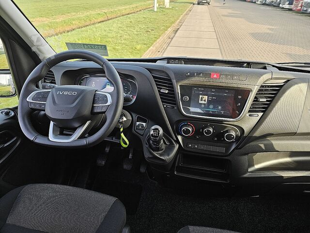 Loading platform IVECO DAILY 35S16  Open-Laadbak