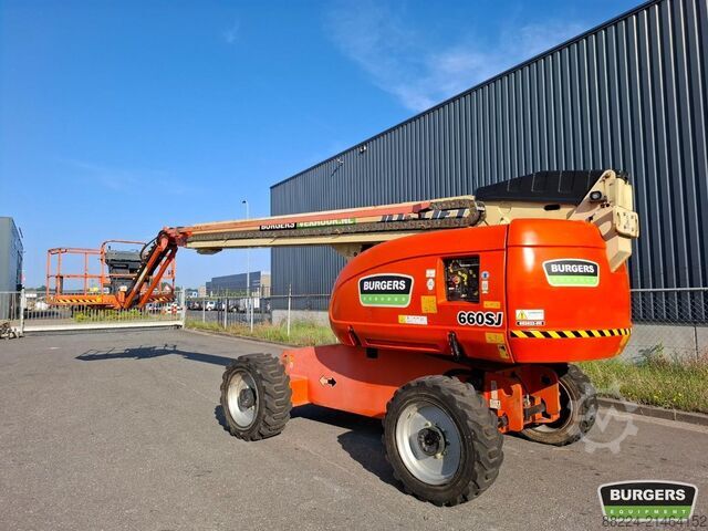 Telescopic boom lift JLG 660SJ