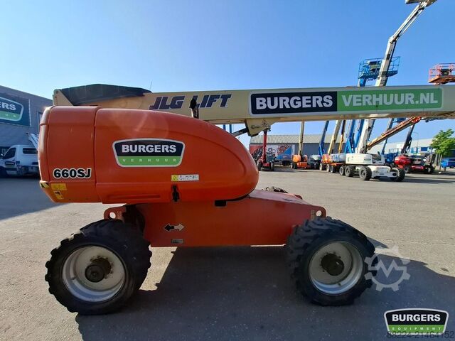Telescopic boom lift JLG 660SJ