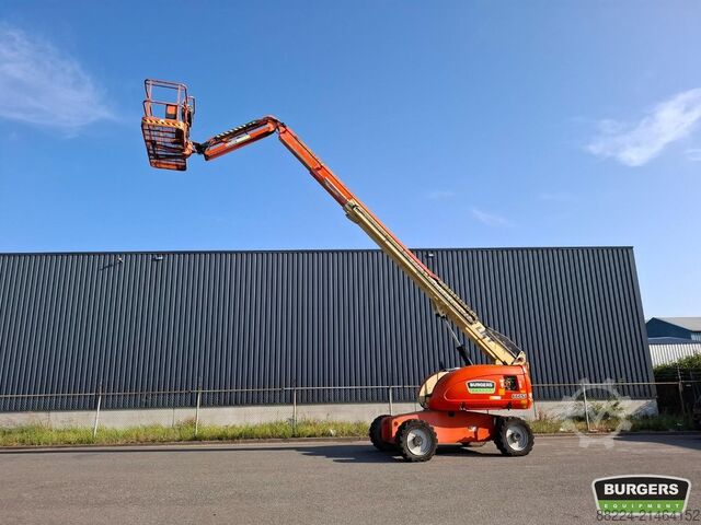 Telescopic boom lift JLG 660SJ
