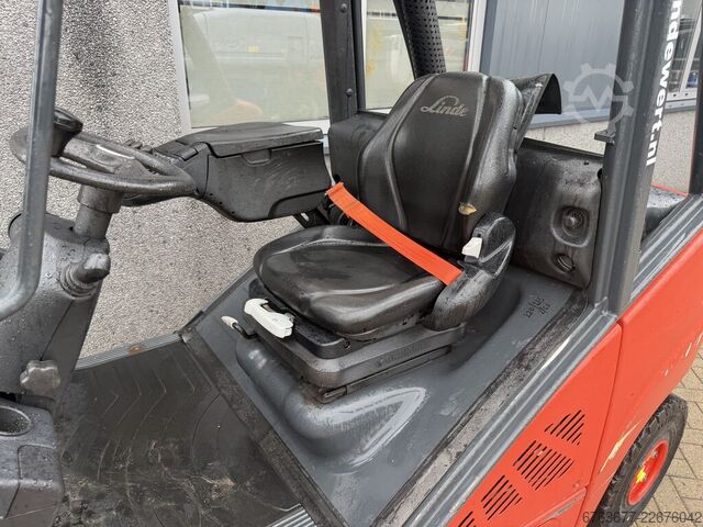 Linde H25D-02 duplex 315 sideshift 2017 / 4470 hours VERY NEAT / DIESEL LINDE H25D-02 duplo315 sideshift 2017 / 4470uur ZEER NET /DIESEL
