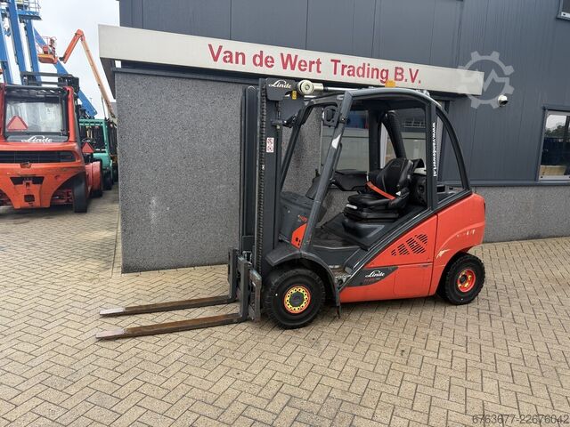 Linde H25D-02 duplex 315 sideshift 2017 / 4470 hours VERY NEAT / DIESEL LINDE H25D-02 duplo315 sideshift 2017 / 4470uur ZEER NET /DIESEL