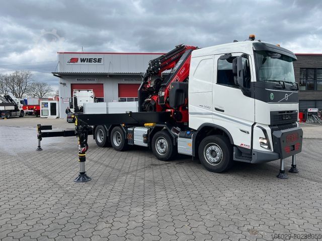 Heavy-duty truck VOLVO FH 500 8x4 Kran F820 RA2.27 Jib & Winde Sofort