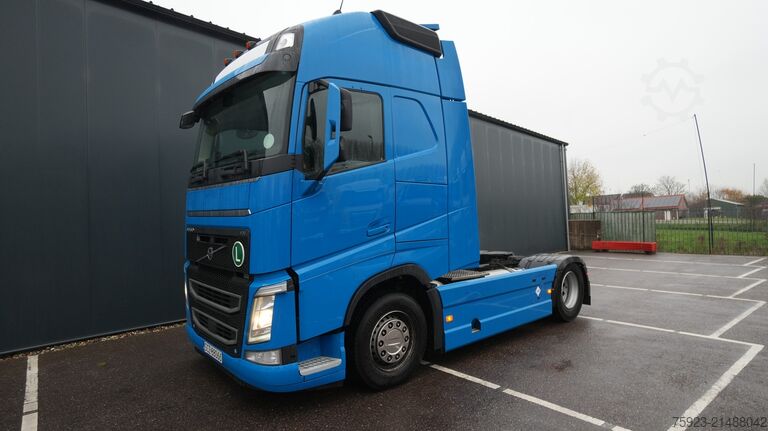 Standard-SZM Volvo FH 480 LNG Globetrotter tractor unit