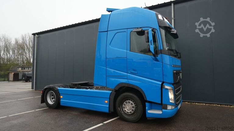 Standard-SZM Volvo FH 480 LNG Globetrotter tractor unit