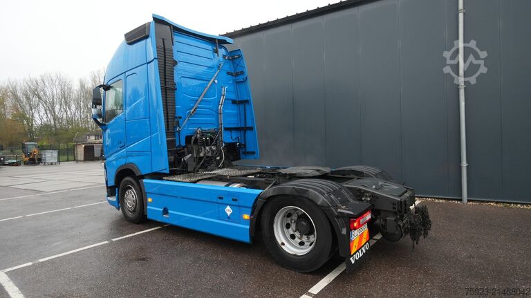 Standard-SZM Volvo FH 480 LNG Globetrotter tractor unit