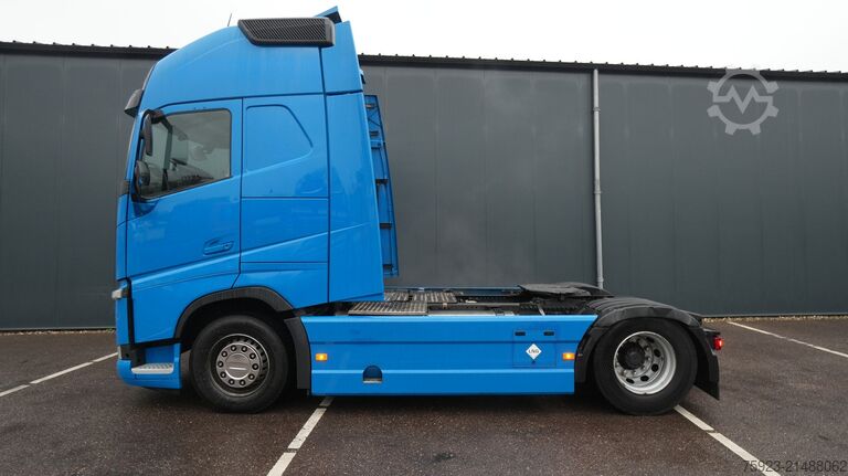 Standard-SZM Volvo FH 480 LNG Globetrotter tractor unit