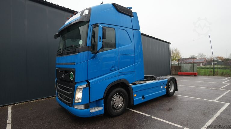 Standard-SZM Volvo FH 480 LNG Globetrotter tractor unit