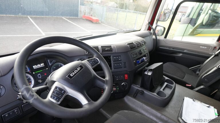 Standard-SZM DAF CF 400 SSC tractor unit