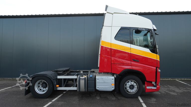 Standard-SZM Volvo FH 420 LNG Globetrotter tractor unit
