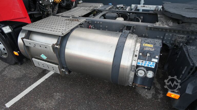 Standard-SZM Volvo FH 420 LNG Globetrotter tractor unit