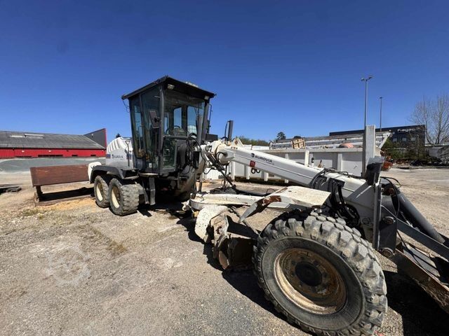 Road grader NEW HOLLAND F106.6A alrrad 6x6 Grader 12 Ton - 10.700 Std