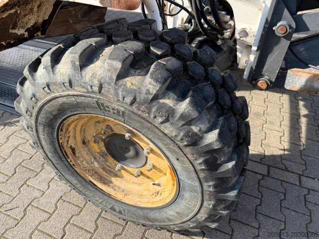 Road grader NEW HOLLAND F106.6A alrrad 6x6 Grader 12 Ton - 10.700 Std