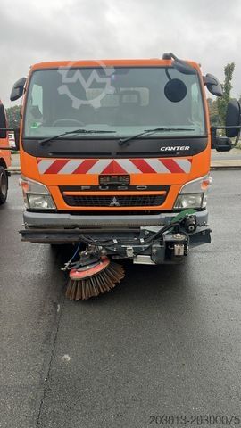 Customized van MITSUBISHI Canter FUSO Kehrmaschine BROCK SL140 4 m³