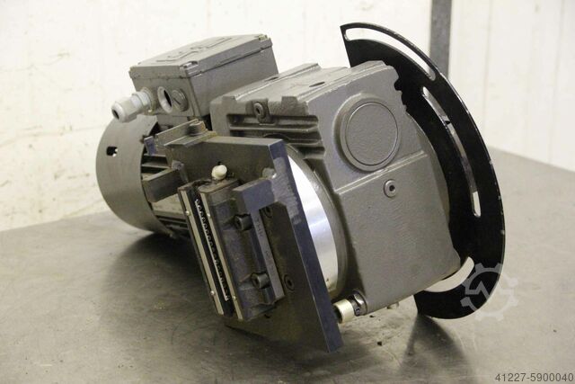 Gear motor 0.37 kW 9.3 rpm SEW-Eurodrive SA52 DT71D-4BMG