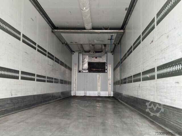 Reefer semitrailer Schmitz Cargobull FRIGORIFIQUE + HAYON