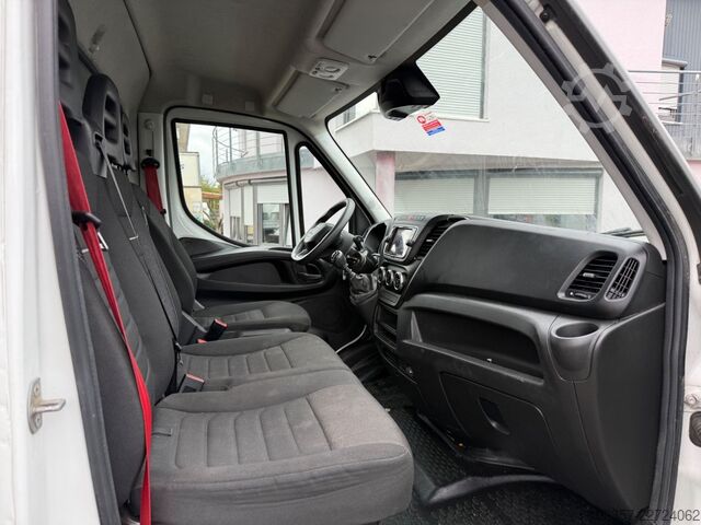 Transporter mit Koffer IVECO Daily 35C16 3,0L Koffer LBW 750kg Euro6E Seitent