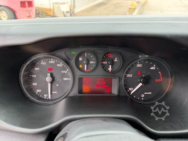Transporter mit Koffer IVECO Daily 35C16 3.0 ¤6E Koffer LBW Klima