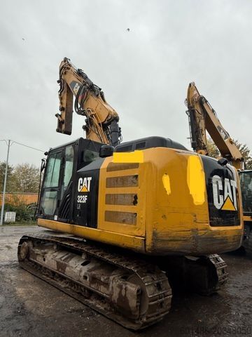 Kettenbagger CATERPILLAR 323 F