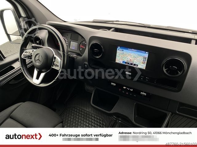 Transporter mit Koffer MERCEDES-BENZ Sprinter 316 Aut.*Ladebordwand* AHK 3,5t+Navi 31