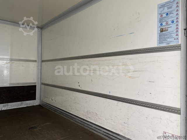 Transporter mit Koffer MERCEDES-BENZ Sprinter 316 Aut.*Ladebordwand* AHK 3,5t+Navi 31