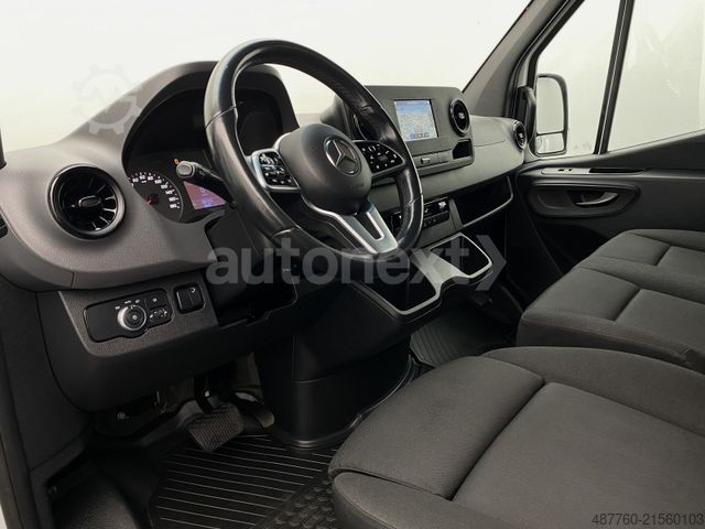 Transporter mit Koffer MERCEDES-BENZ Sprinter 316 Aut.*Ladebordwand* AHK 3,5t+Navi 31