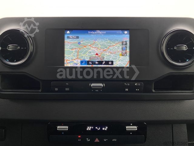 Transporter mit Koffer MERCEDES-BENZ Sprinter 316 Aut.*Ladebordwand* AHK 3,5t+Navi 31