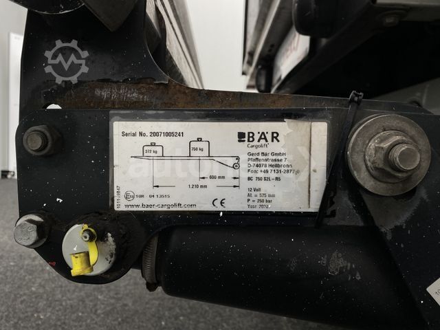 Transporter mit Koffer MERCEDES-BENZ Sprinter 316 Aut.*Ladebordwand* AHK 3,5t+Navi 31