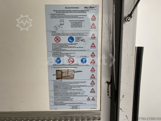 Transporter mit Koffer MERCEDES-BENZ Sprinter 316 Aut.*Ladebordwand* AHK 3,5t+Navi 31