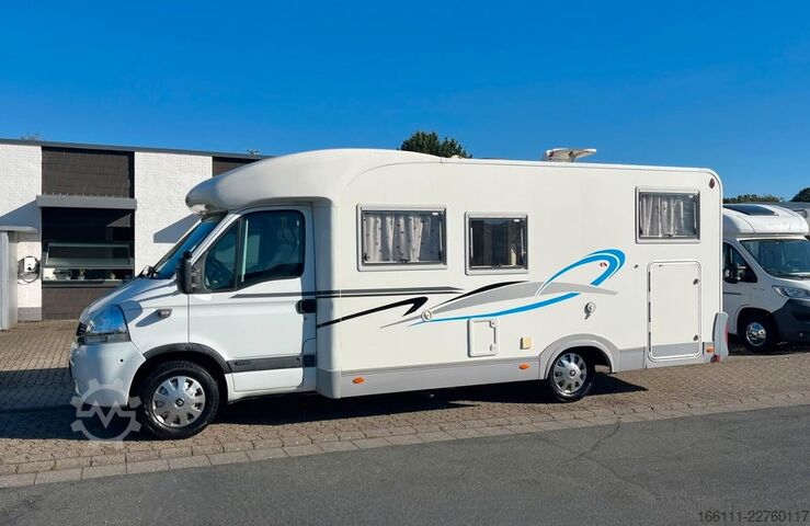 Semi-integrated camper ADRIA 687 SP - Festbett - Automatik - Klima - AHK -