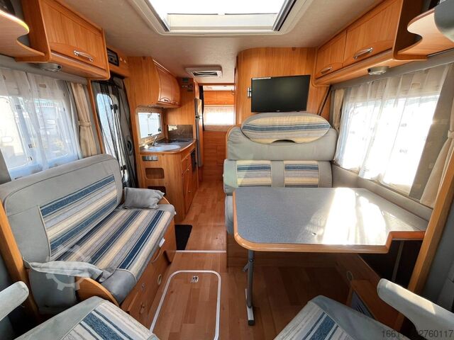Semi-integrated camper ADRIA 687 SP - Festbett - Automatik - Klima - AHK -