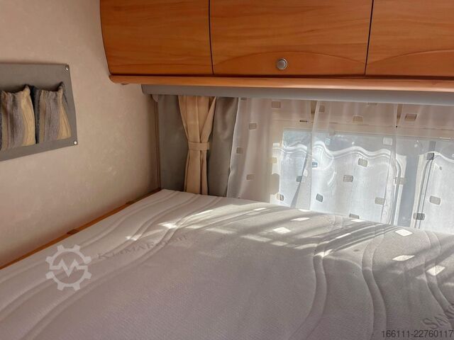 Semi-integrated camper ADRIA 687 SP - Festbett - Automatik - Klima - AHK -