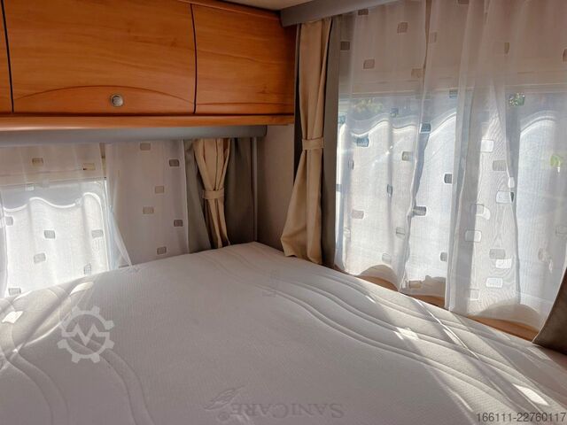 Semi-integrated camper ADRIA 687 SP - Festbett - Automatik - Klima - AHK -