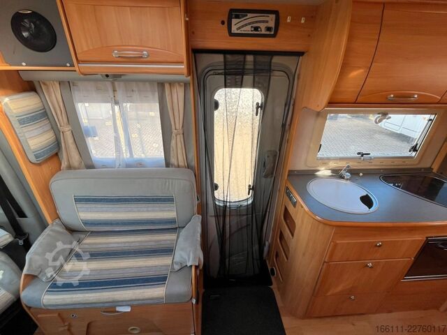 Semi-integrated camper ADRIA 687 SP - Festbett - Automatik - Klima - AHK -