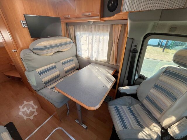 Semi-integrated camper ADRIA 687 SP - Festbett - Automatik - Klima - AHK -
