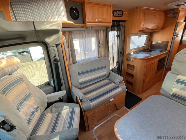 Semi-integrated camper ADRIA 687 SP - Festbett - Automatik - Klima - AHK -