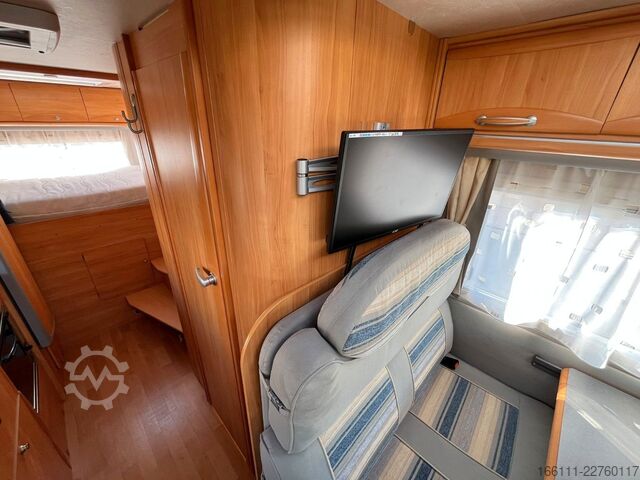 Semi-integrated camper ADRIA 687 SP - Festbett - Automatik - Klima - AHK -