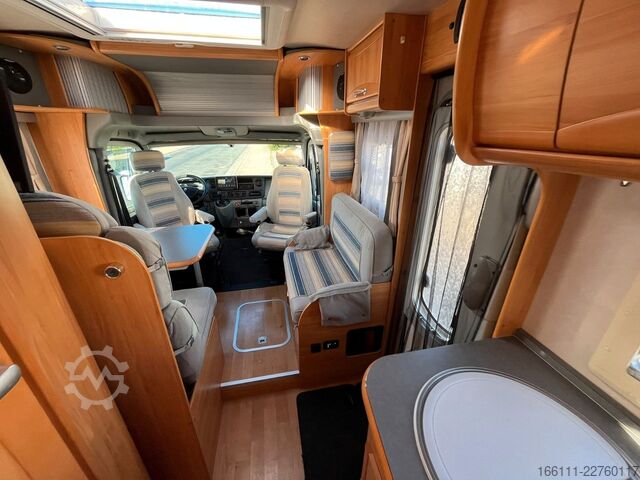 Semi-integrated camper ADRIA 687 SP - Festbett - Automatik - Klima - AHK -