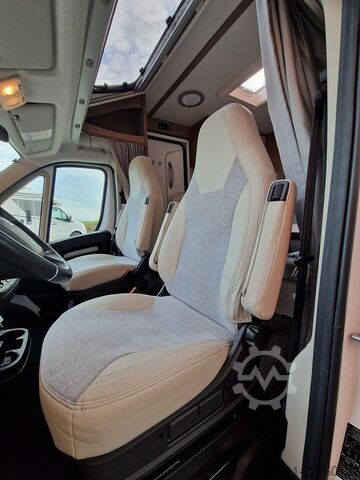 Semi-integrated camper CARADO T337 PRO 140PS Automat