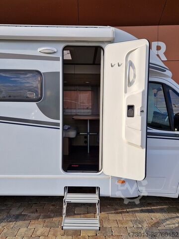 Semi-integrated camper CARADO T337 PRO 140PS Automat